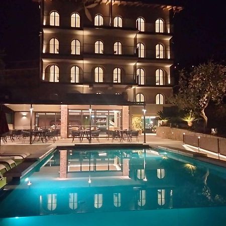 Hotel Ristorante Al Caminetto Worldhotels Crafted Adults Only Torri Del Benaco Exterior foto